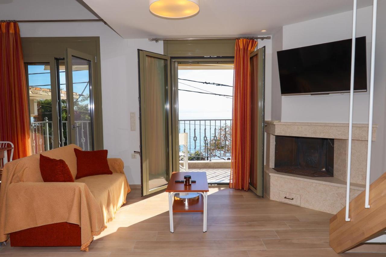 East & West Seaside Apartments Gialtra Buitenkant foto