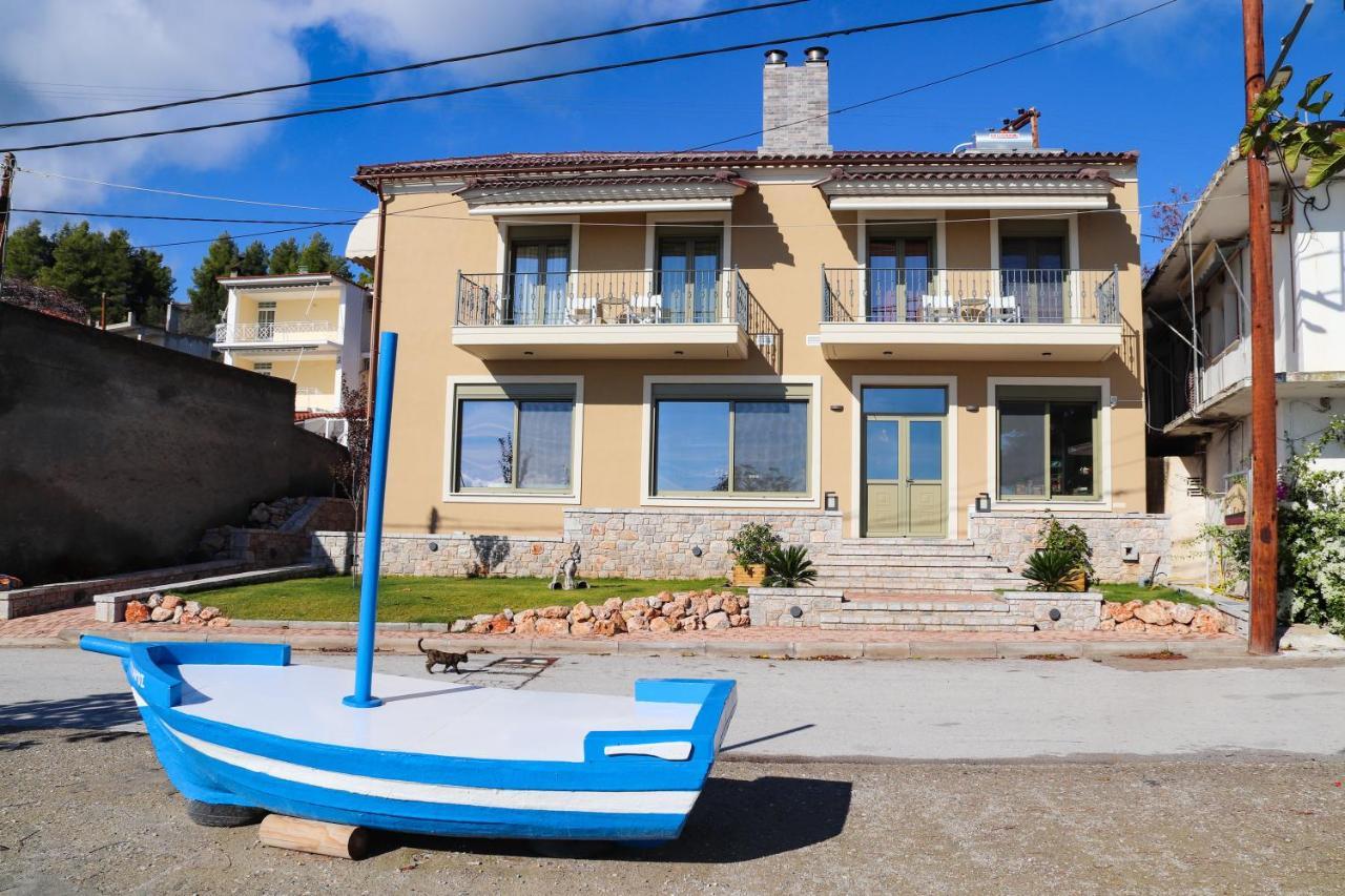 East & West Seaside Apartments Gialtra Buitenkant foto
