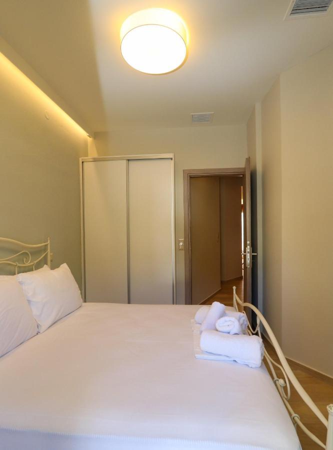 East & West Seaside Apartments Gialtra Buitenkant foto